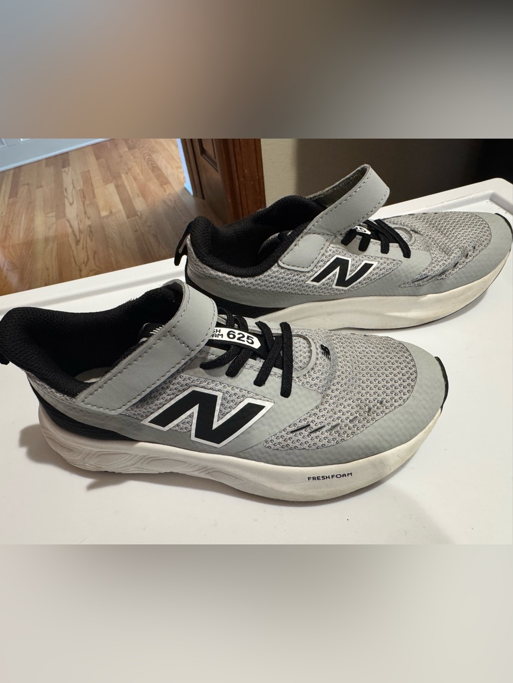 New Balance Kids' Fresh Foam 625 V1 Hook & Loop size 2.5 W